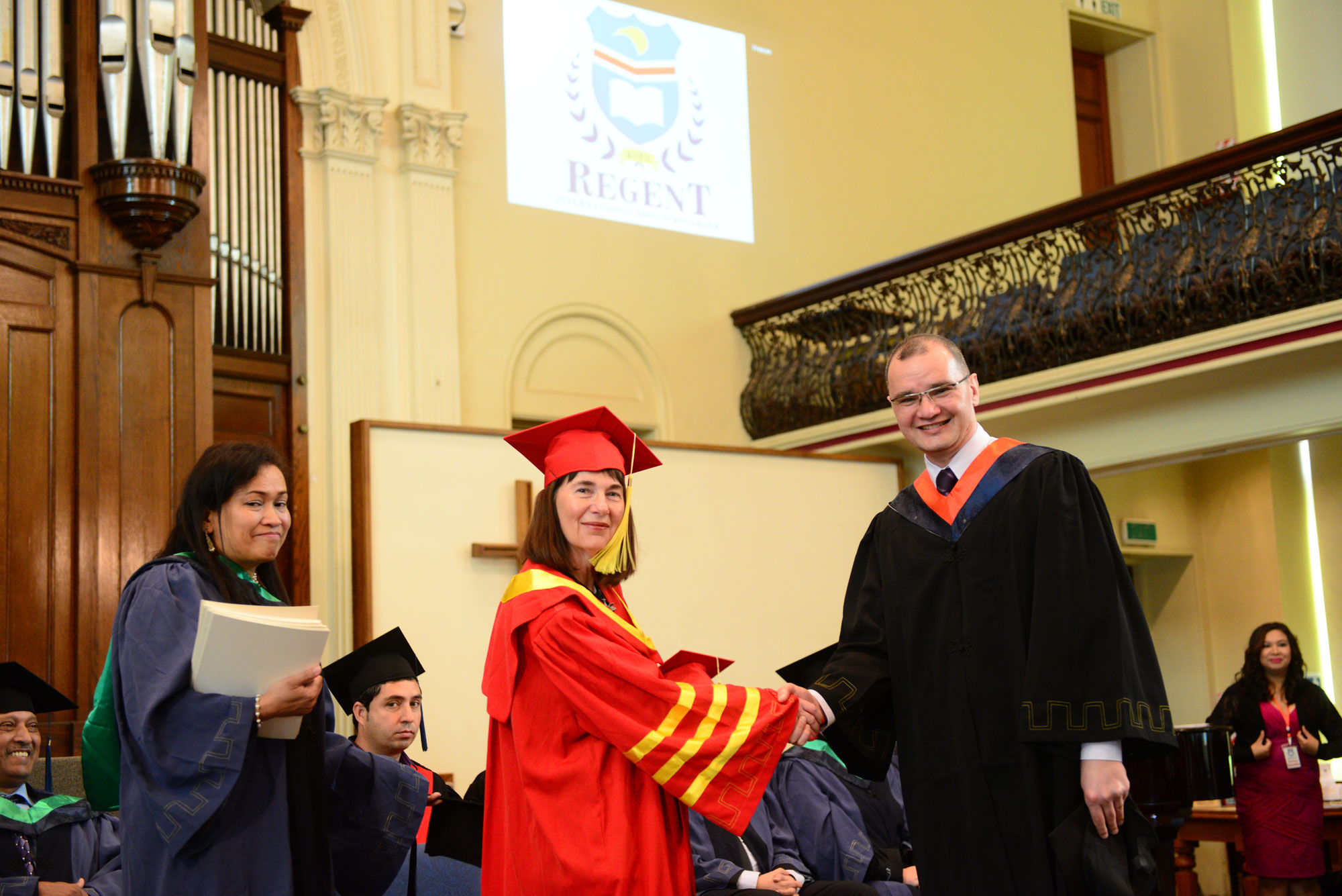 Regent International Education Group — Церемония вручения дипломов